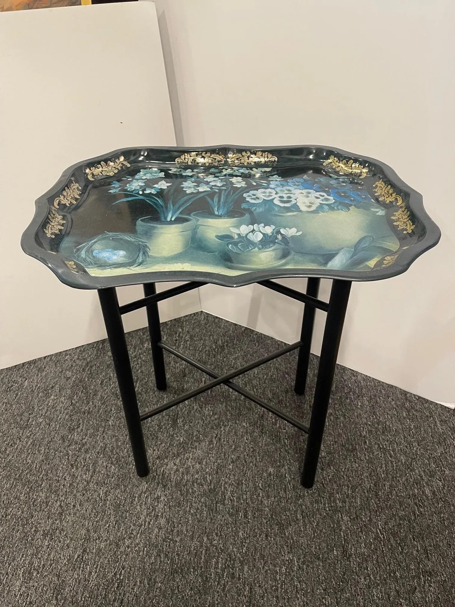English Tole Tray Table with Floral Design, 20th Century - 2