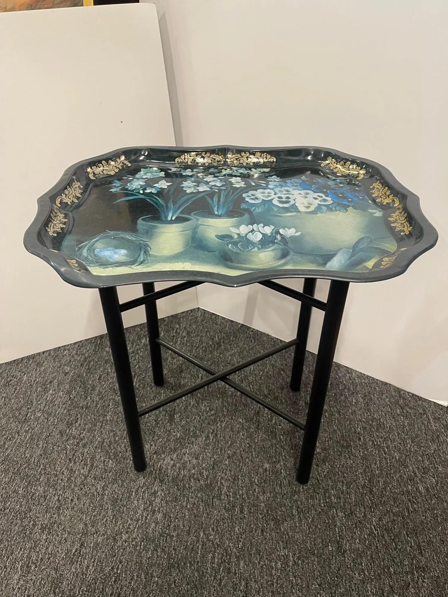 English Tole Tray Table with Floral Design, 20th Century - 3