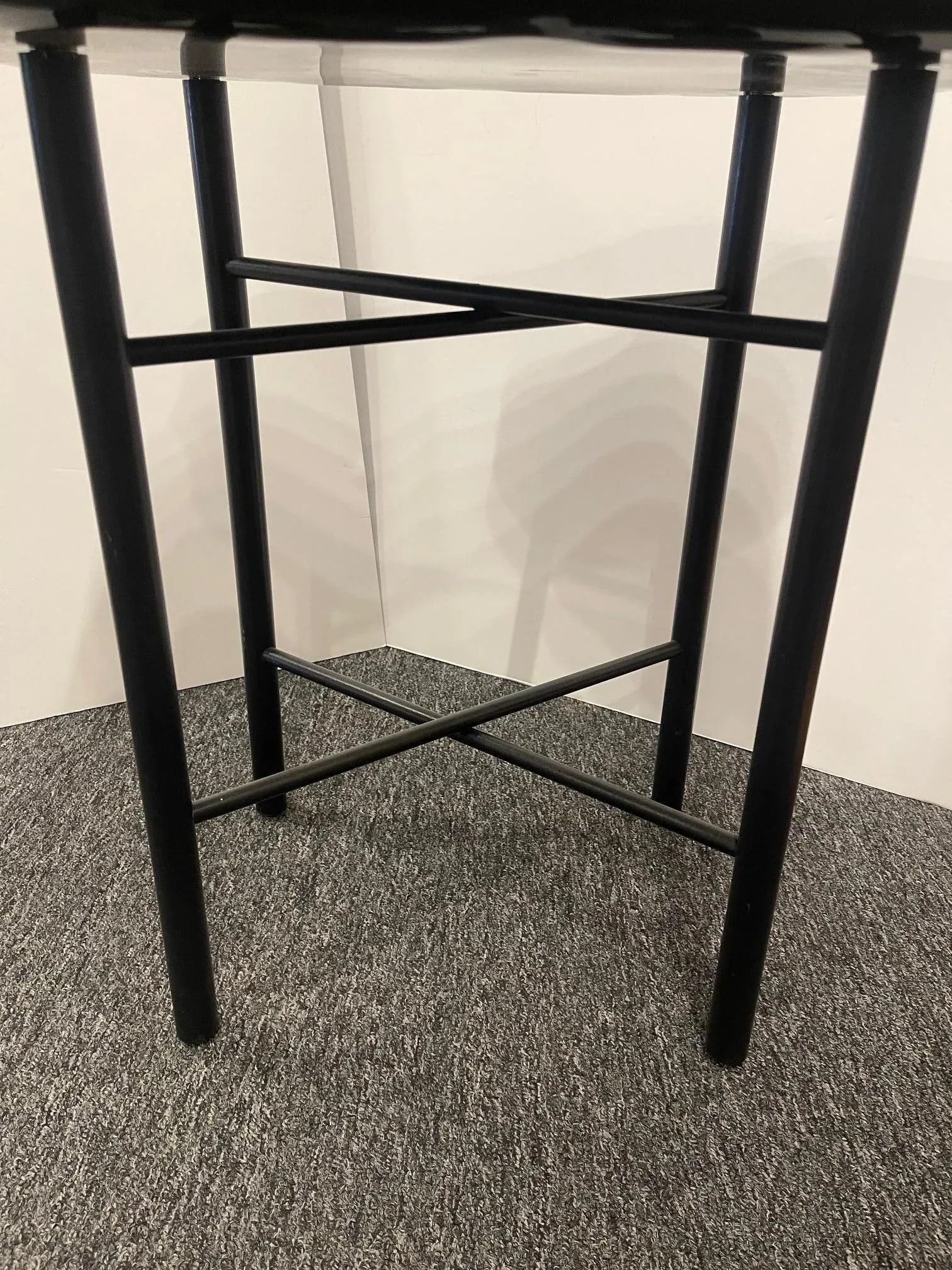 English Tole Tray Table with Floral Design, 20th Century - 5