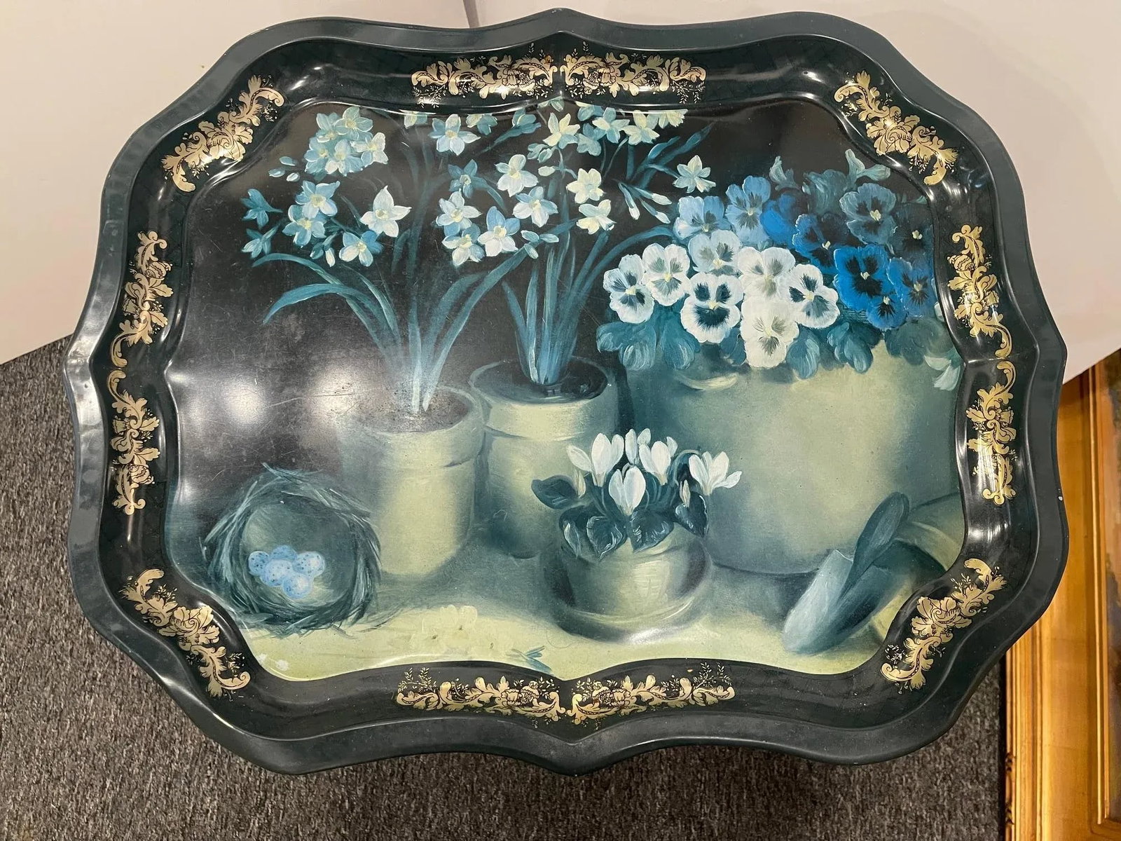 English Tole Tray Table with Floral Design, 20th Century - 6