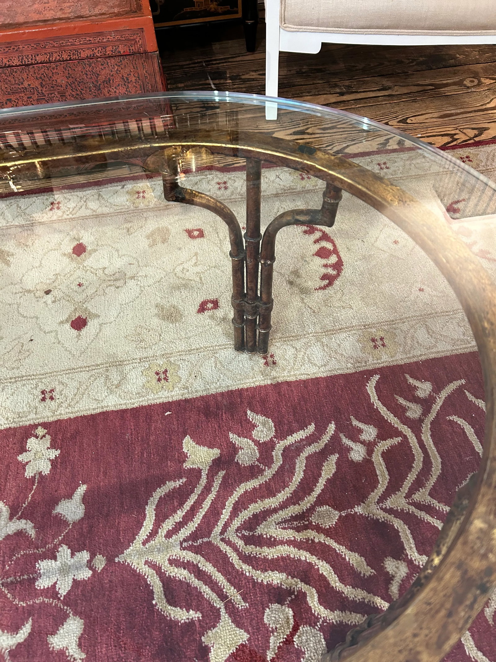 Elegant Oval Gilded Iron and Thick Glass Coffee Table - 3