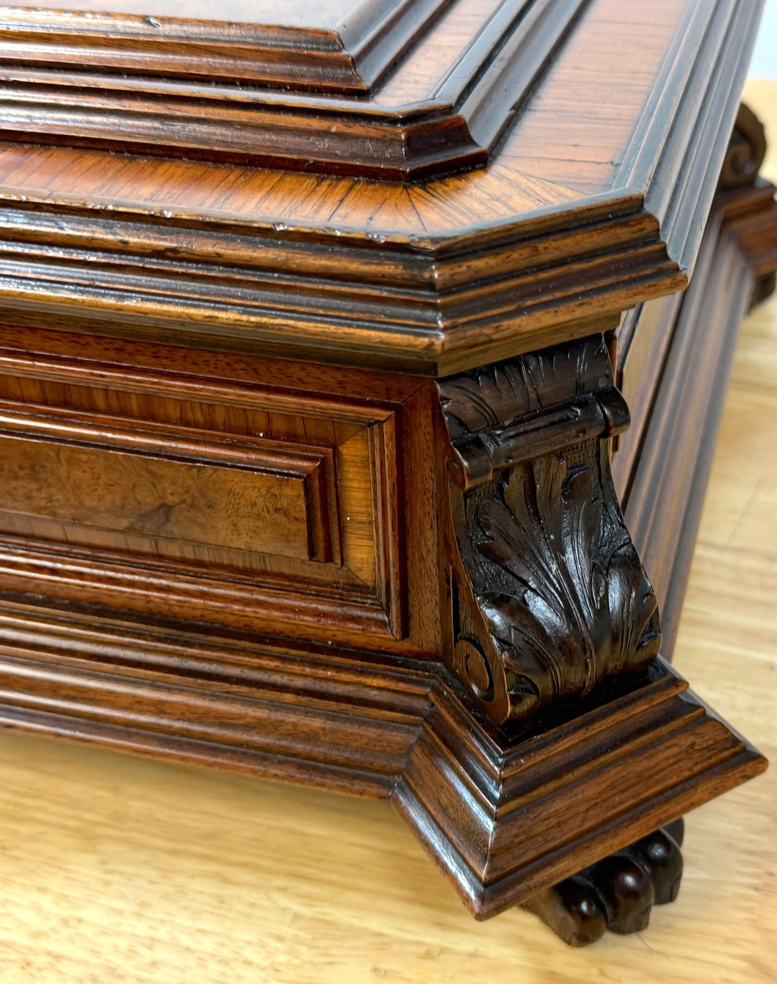 Napoleon III Exotic Burlwood Jewelry/ Table Box, France, Circa 1870s - 11