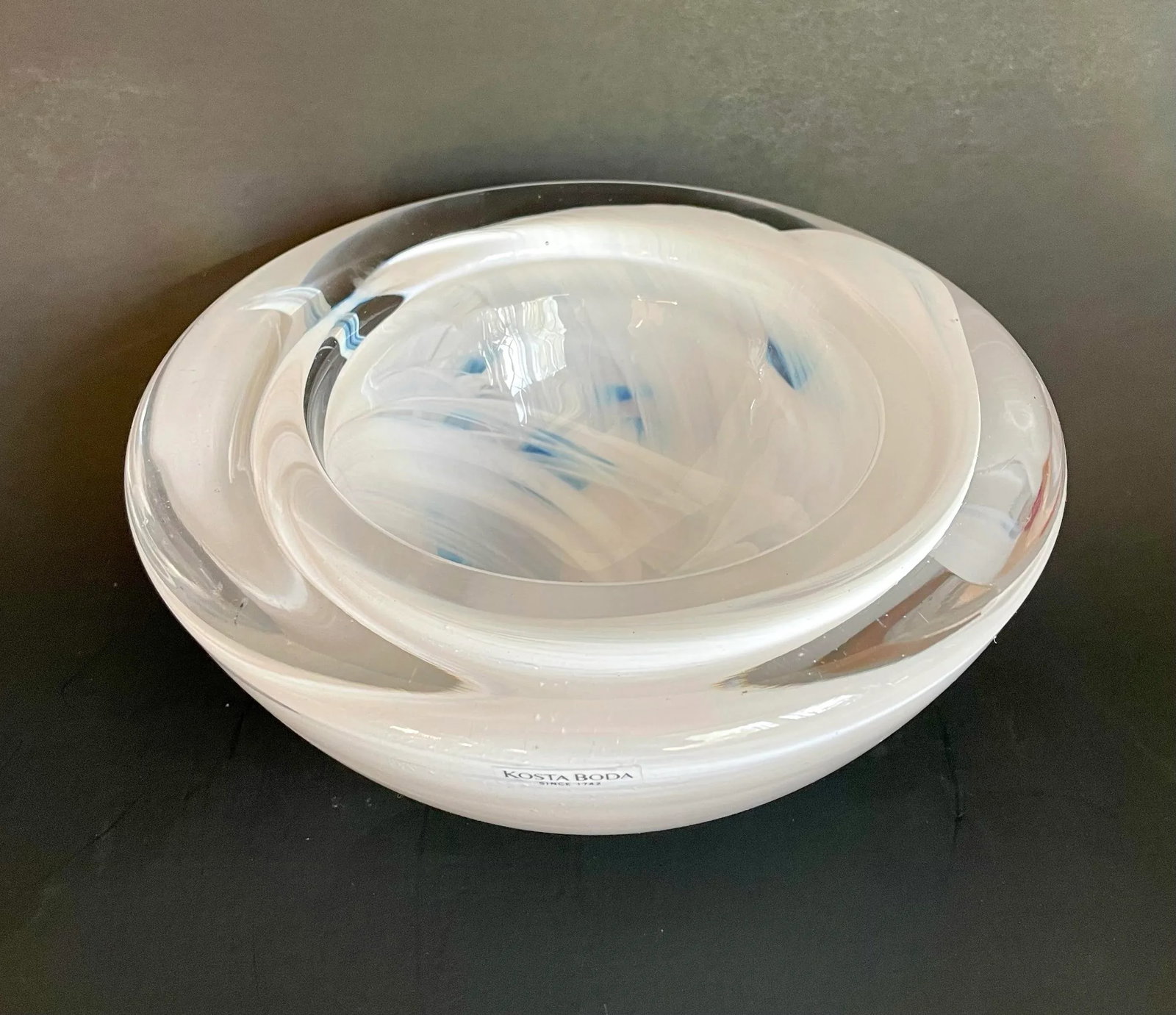 Swedish Kosta Boda "Atoll" Art Glass Bowl Designed by Anna Ehrner - 4