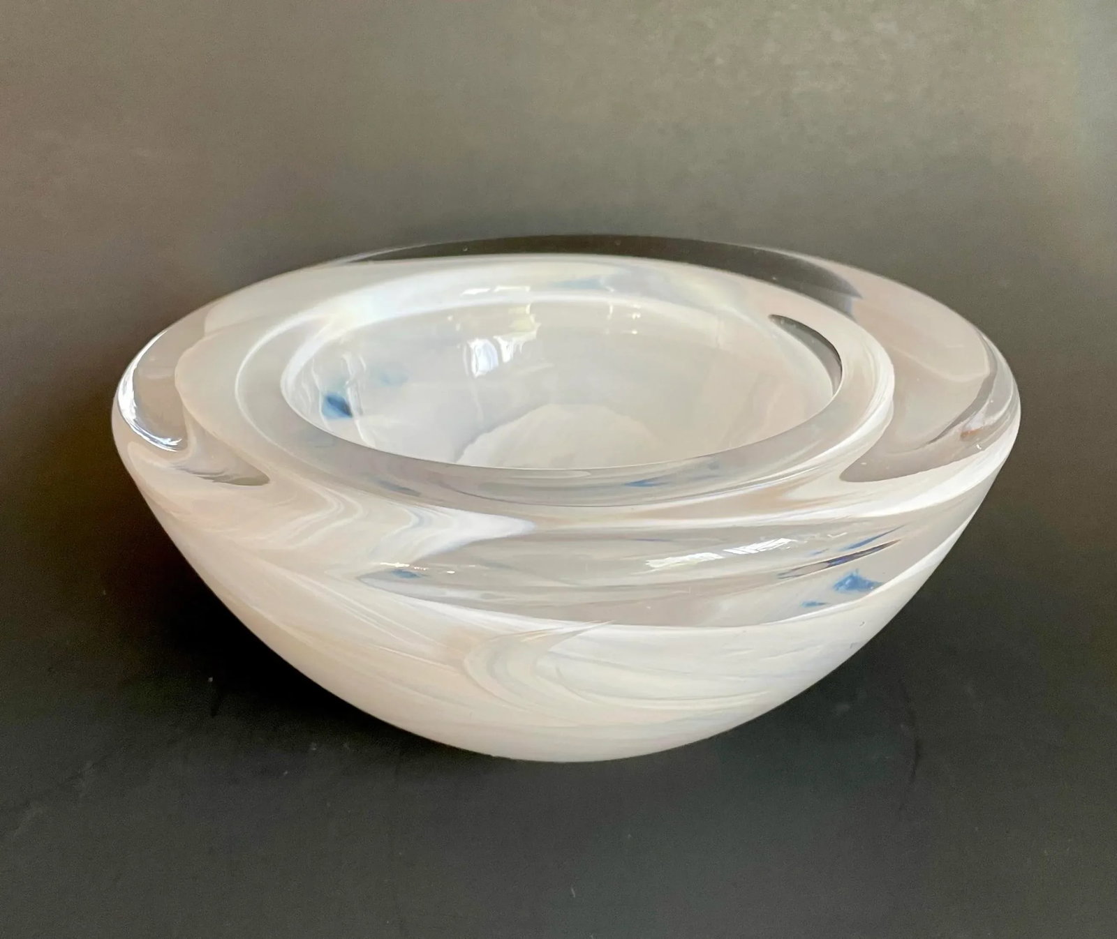 Swedish Kosta Boda "Atoll" Art Glass Bowl Designed by Anna Ehrner - 7