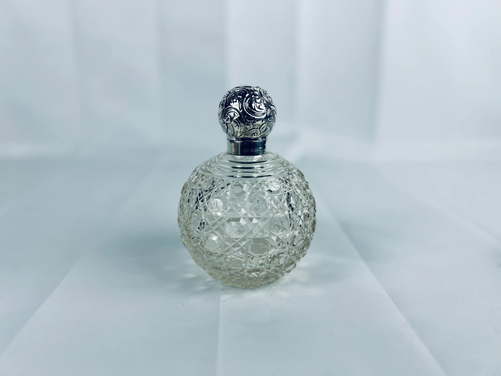 Robert Pringle & Sons Birmingham Sterling Silver & Cut Glass Perfume Bottle C. 1904 - 2