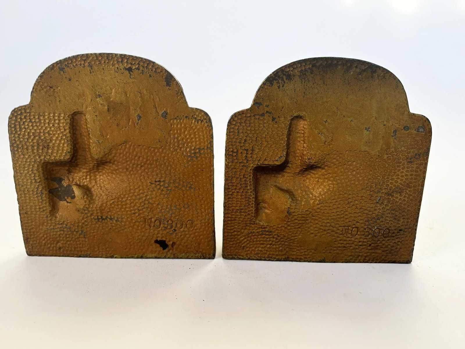 1930s Hubley Cast Iron Knight and Horse Bookends - a Pair - 6