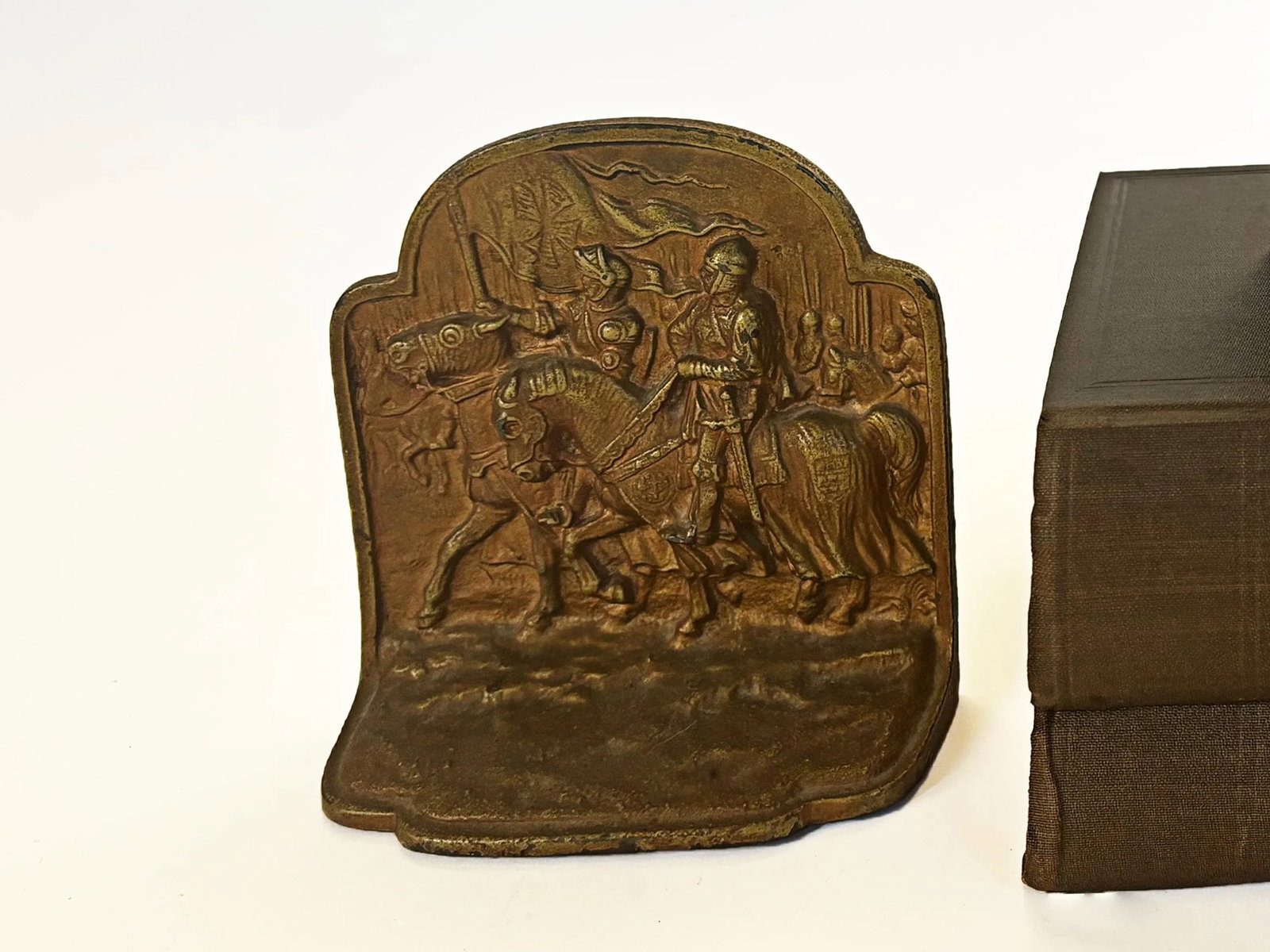 1930s Hubley Cast Iron Knight and Horse Bookends - a Pair - 8