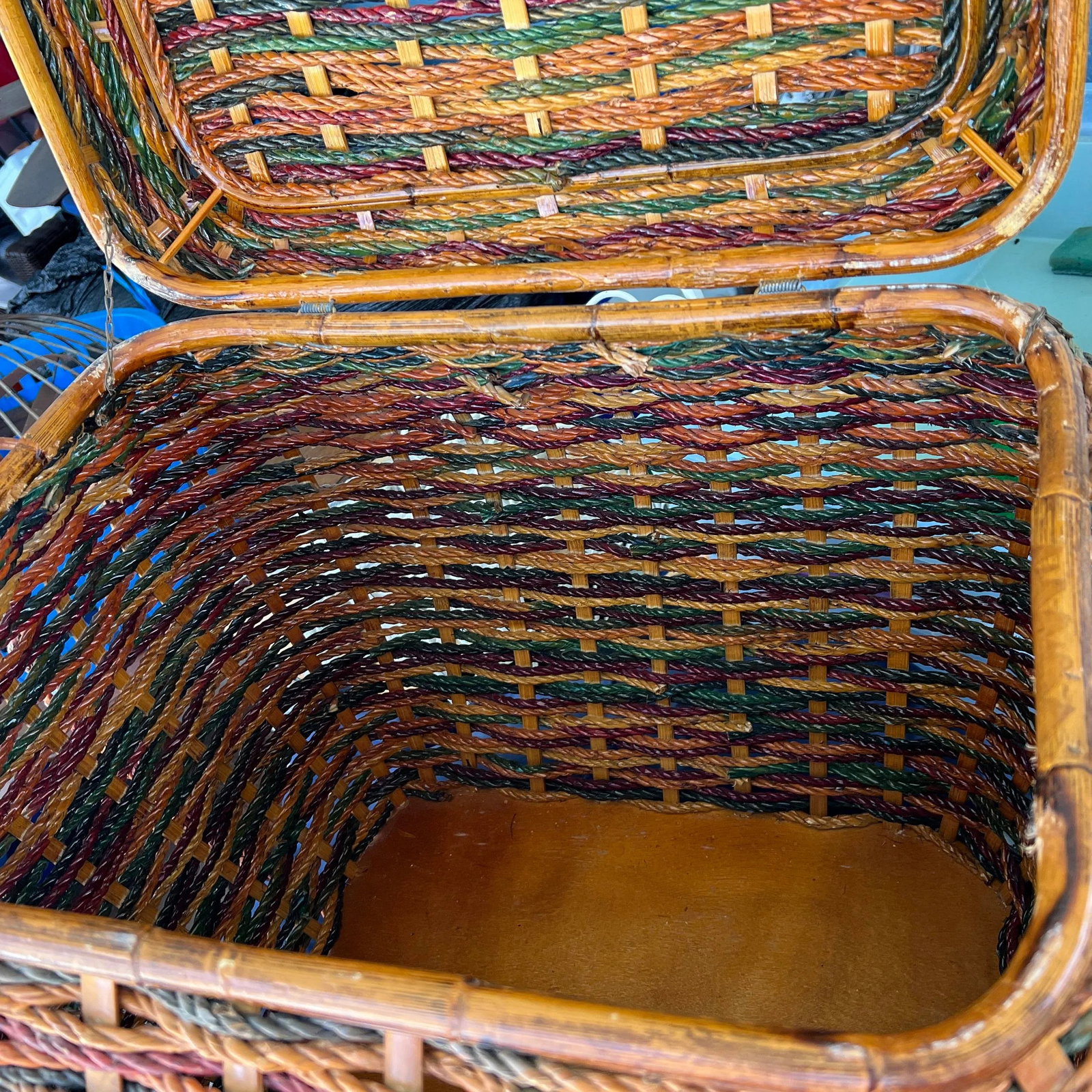 1970s Large Decorative Lidded Storage Basket With Colored Rope - 12