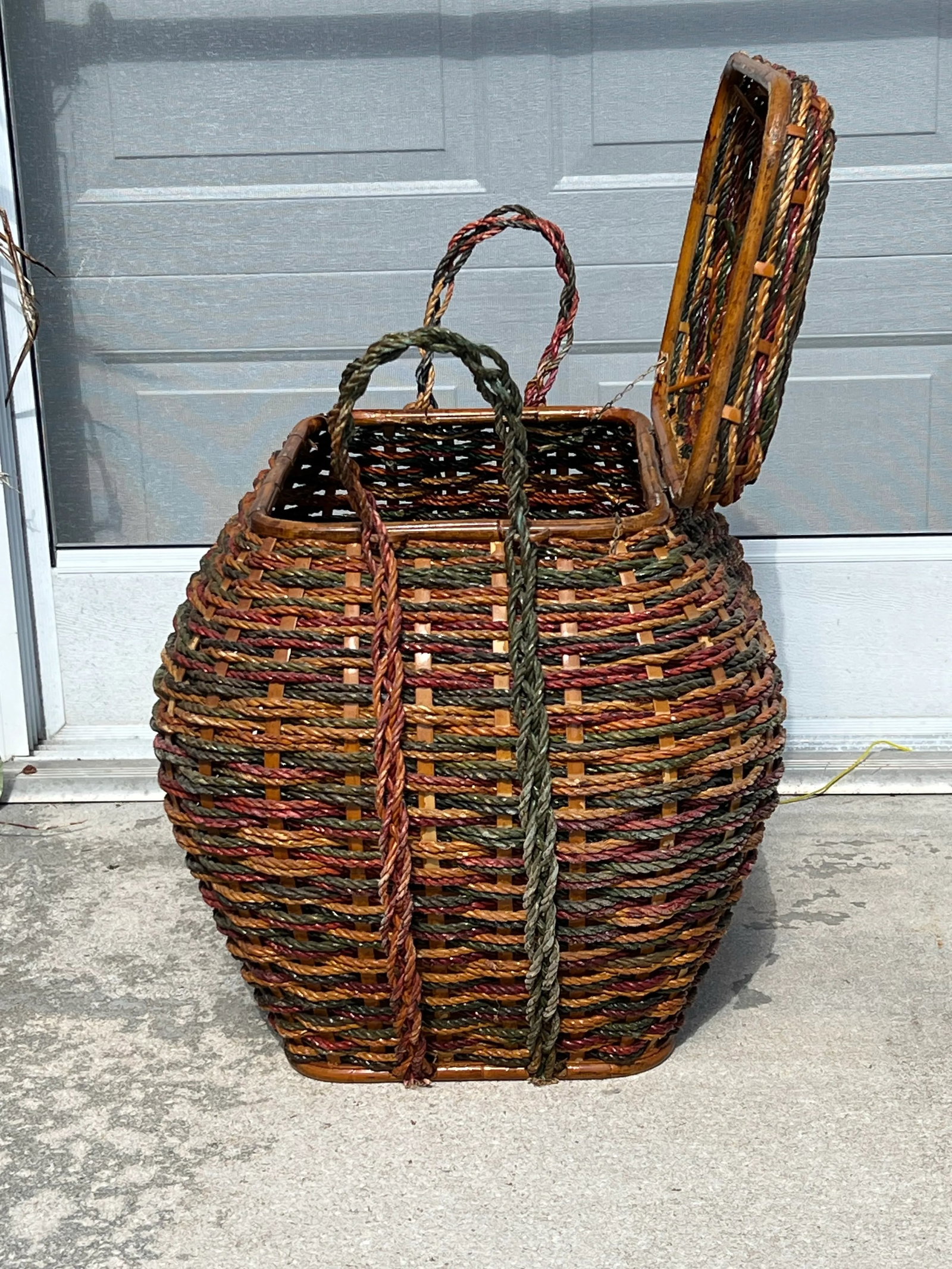 1970s Large Decorative Lidded Storage Basket With Colored Rope - 3