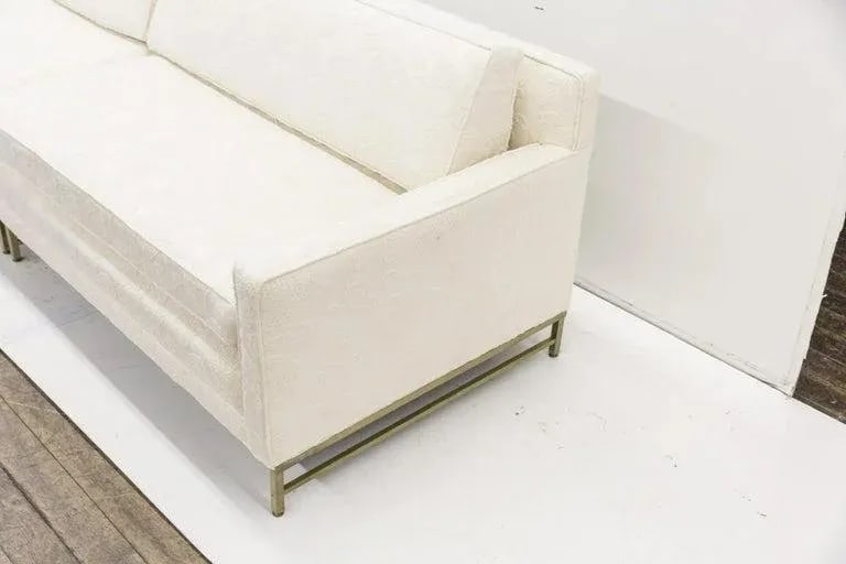 Paul McCobb Mid-Century Modern White Two-Part Sectional Sofa, Brass Base, 1950s - 5