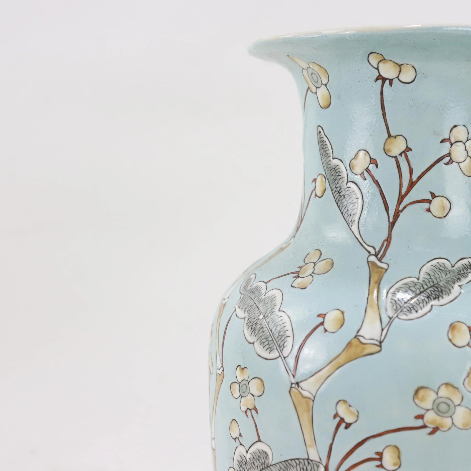 Chinese Porcelain Vase With Floral and Foliage Design - 10