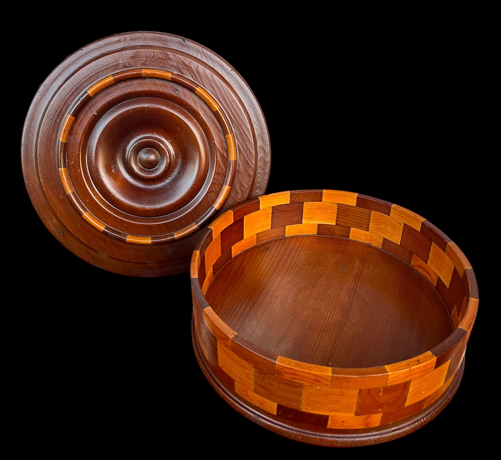 Large 1930s Handmade Parquetry Marquetry Wooden Round Arts and Crafts Style Lidded Box - 2