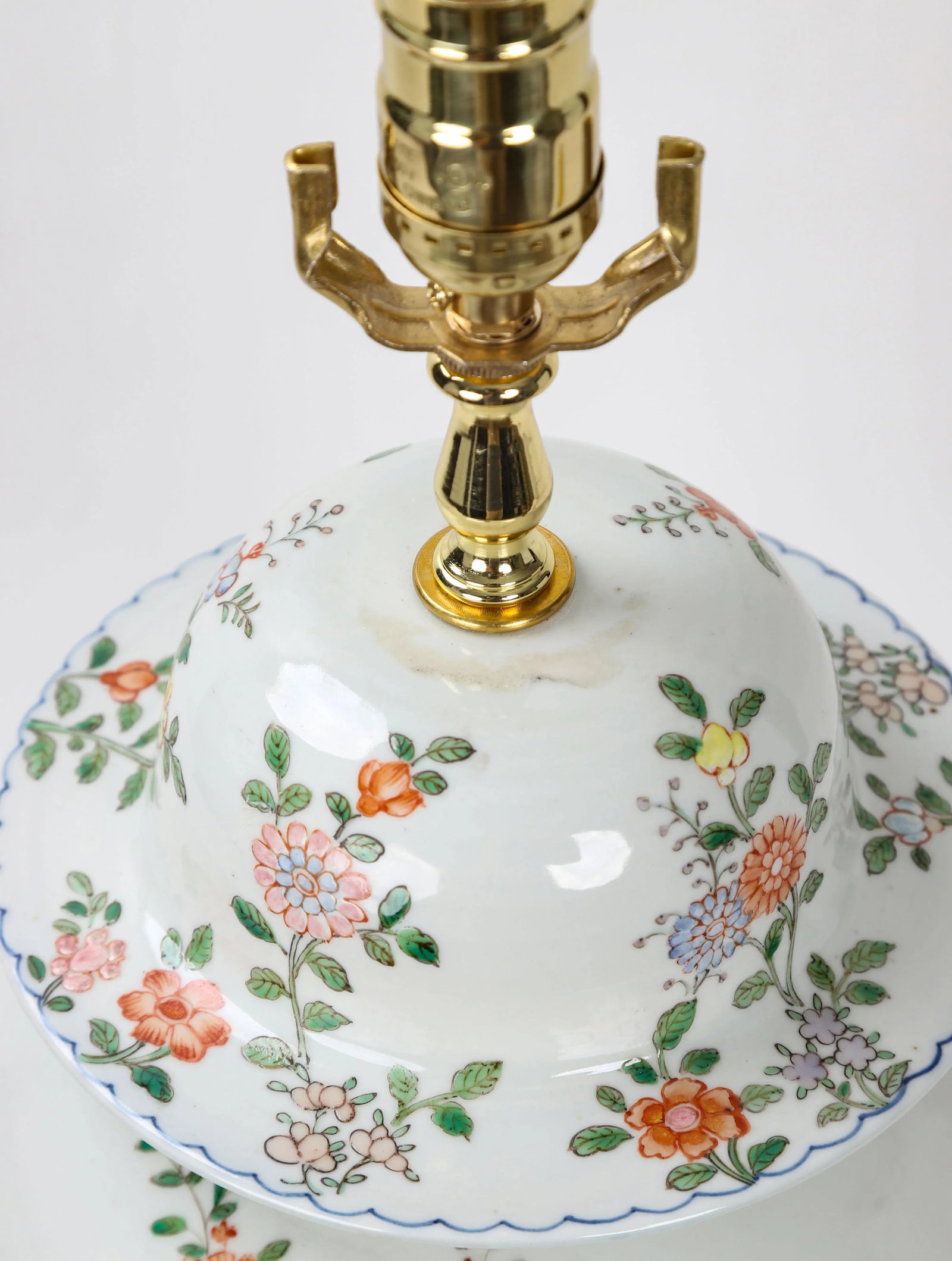 Vintage Famille Rose Temple Jar Table Lamp - 8