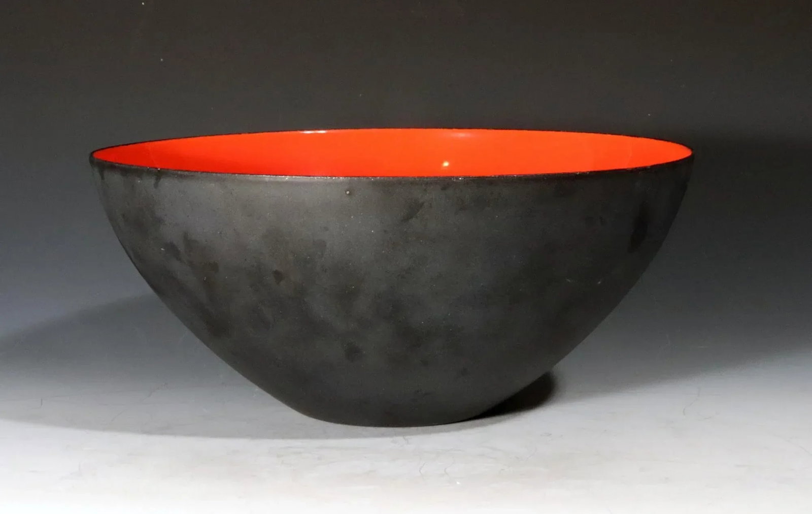 Modernist Krenit Bowl With Red Enamel Interior and Black Steel Exterior by Herbert Krenchel for Torb - 4