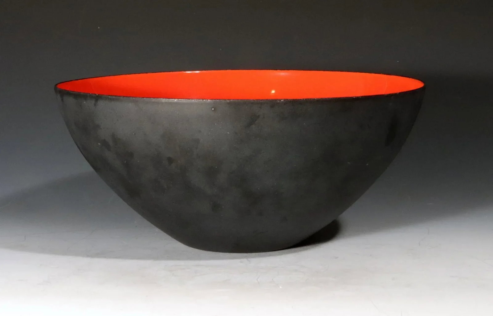 Modernist Krenit Bowl With Red Enamel Interior and Black Steel Exterior by Herbert Krenchel for Torb - 5