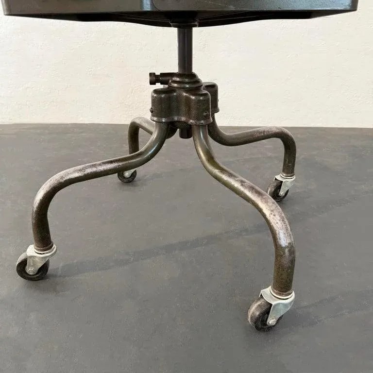 1930s Industrial "Sit Wel" Office Desk Task Chair by Remington Rand - 4