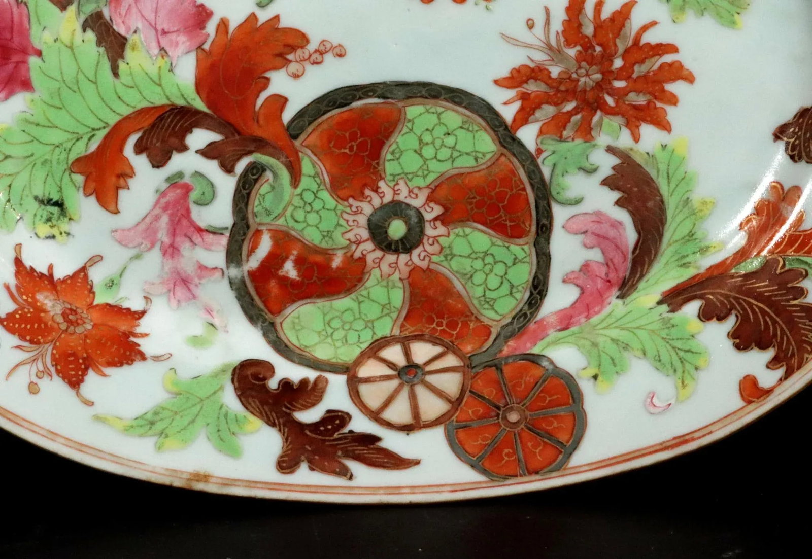 Verdant Splendor: Chinese Export "Pseudo Tobacco Leaf" Oval Dish - 5