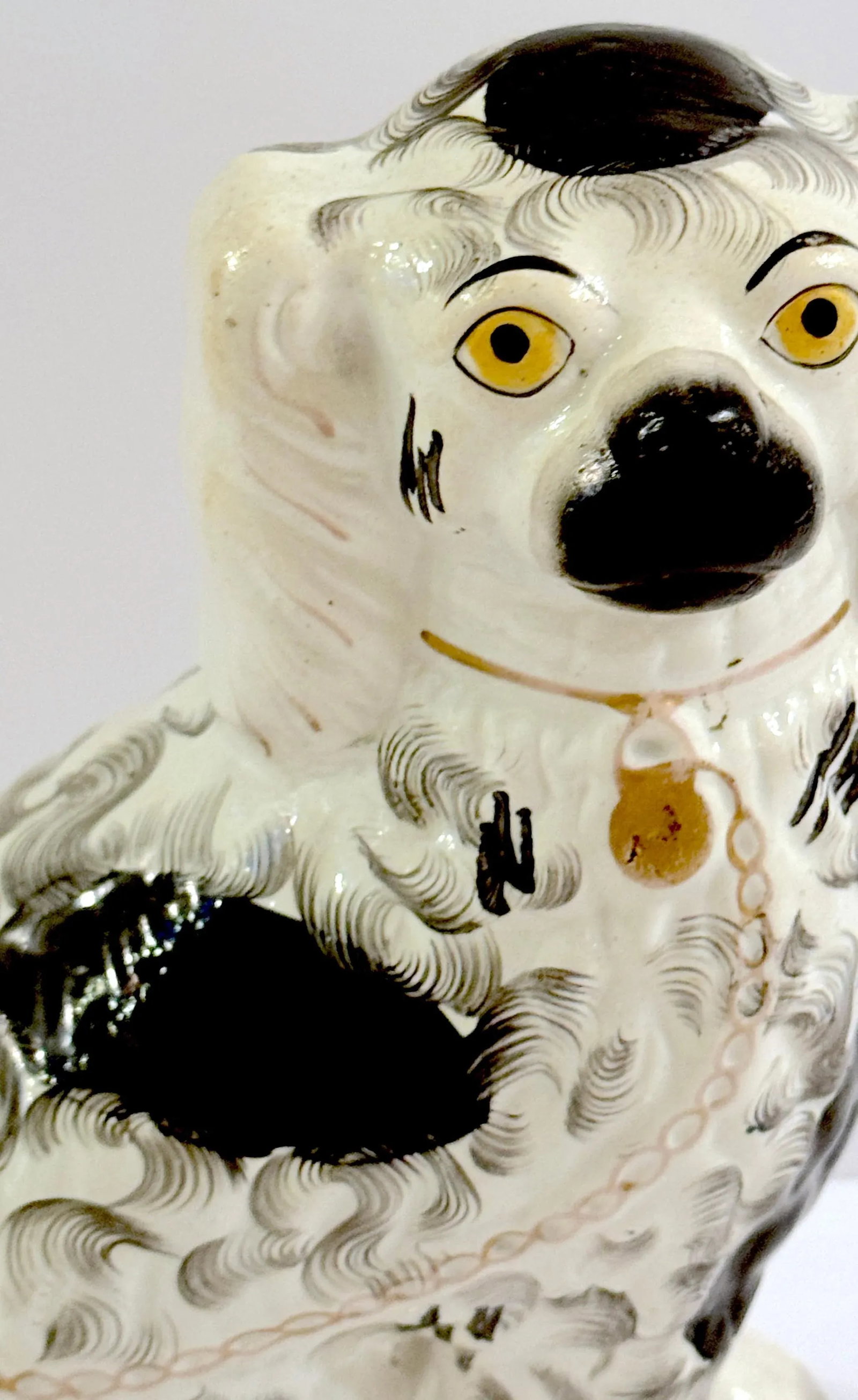 19th Century Staffordshire Unique Black & White Spaniel with Separated Foot - 3