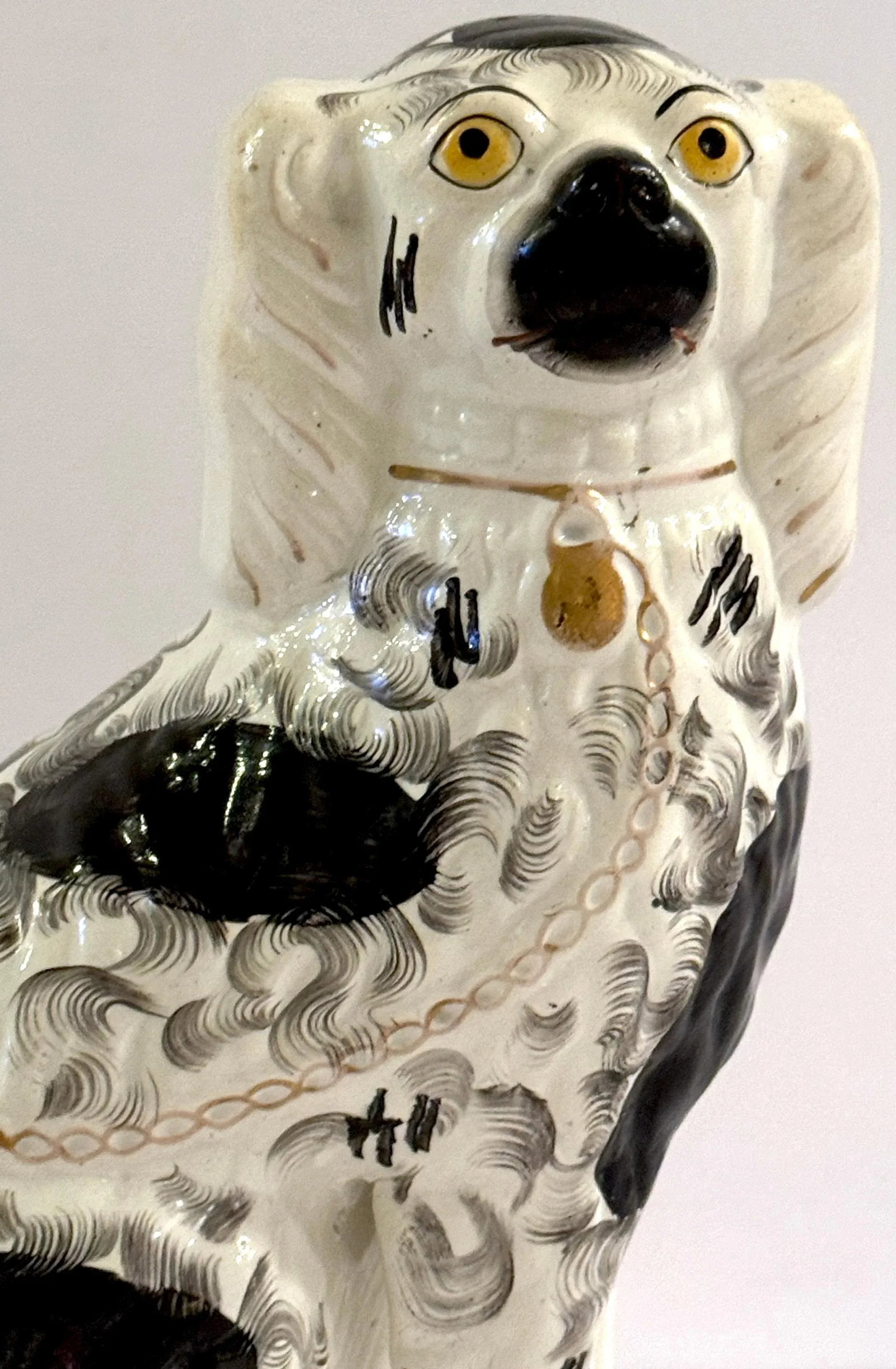 19th Century Staffordshire Unique Black & White Spaniel with Separated Foot - 4