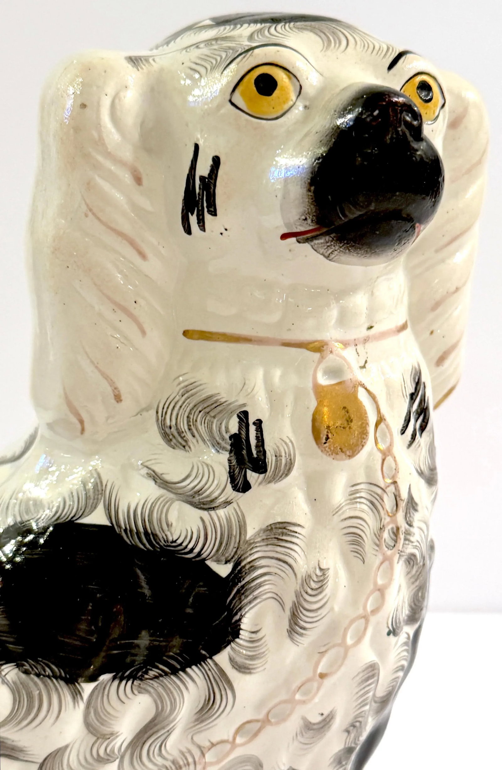 19th Century Staffordshire Unique Black & White Spaniel with Separated Foot - 5