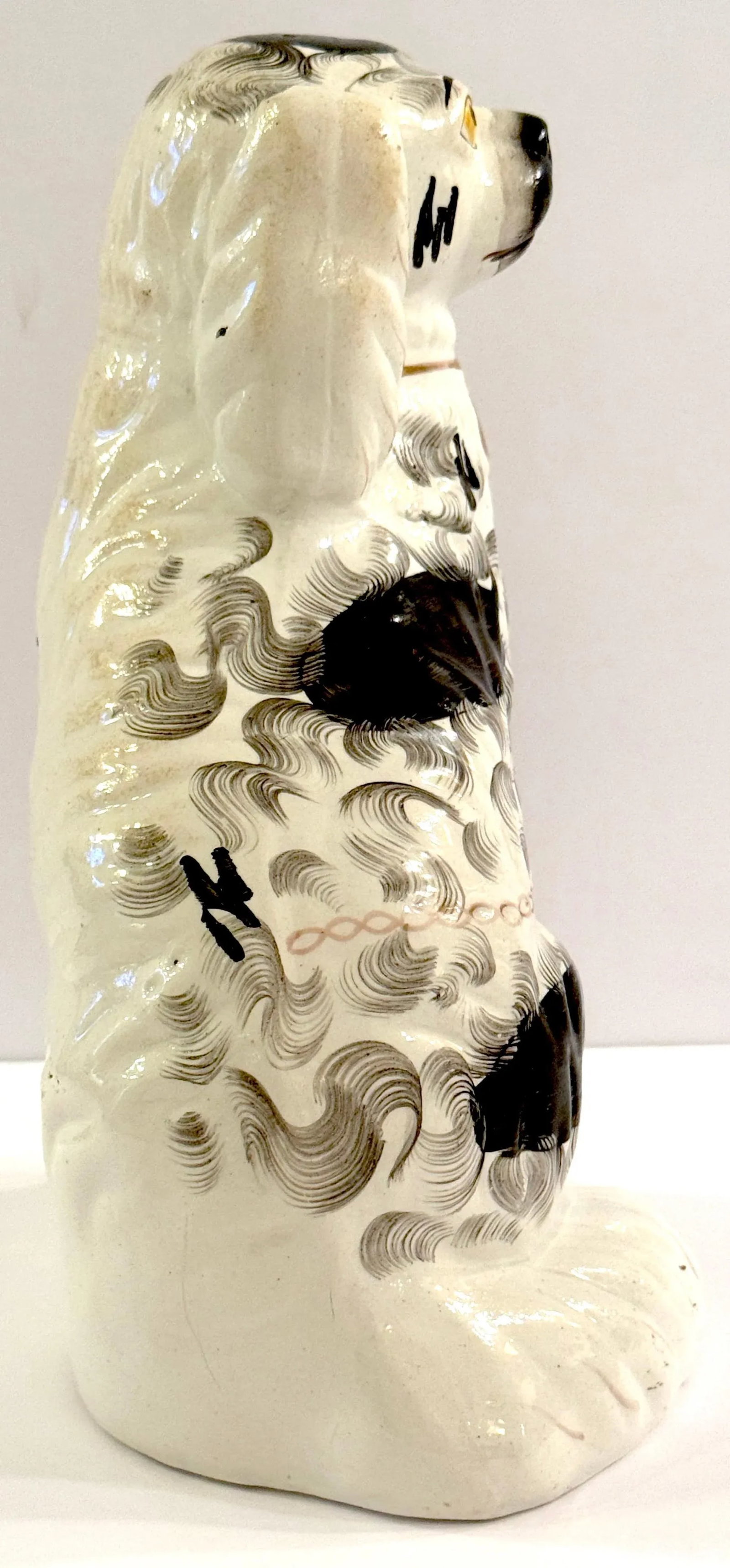 19th Century Staffordshire Unique Black & White Spaniel with Separated Foot - 7