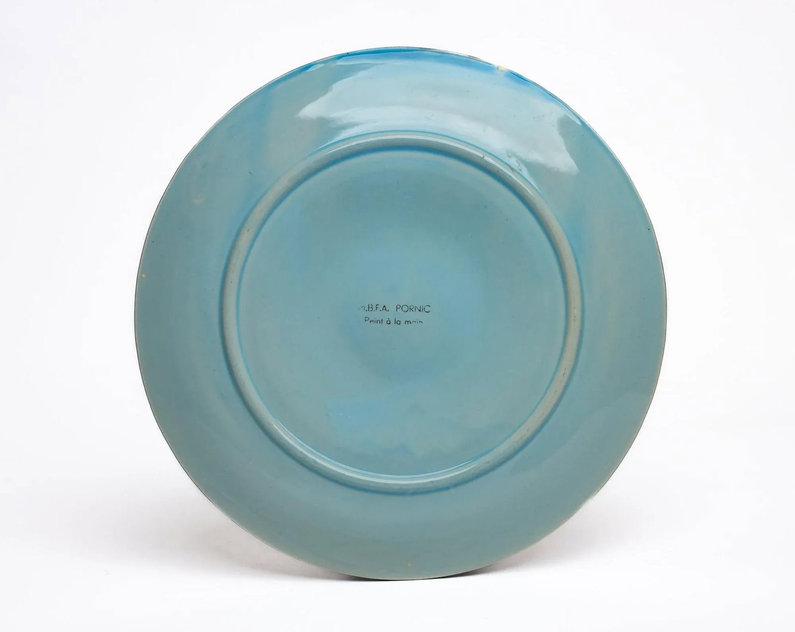 Mid-Century Modern French Mbfa Pornic Pottery Red & Black and Celadon Graphic Oyster Plate - 3