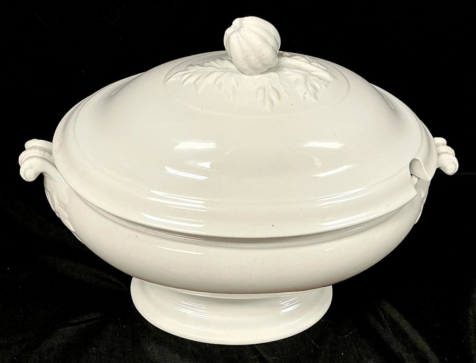 Ironstone Soup Tureen With Lid/Ladle by J.& G. Meakin Co. - 2