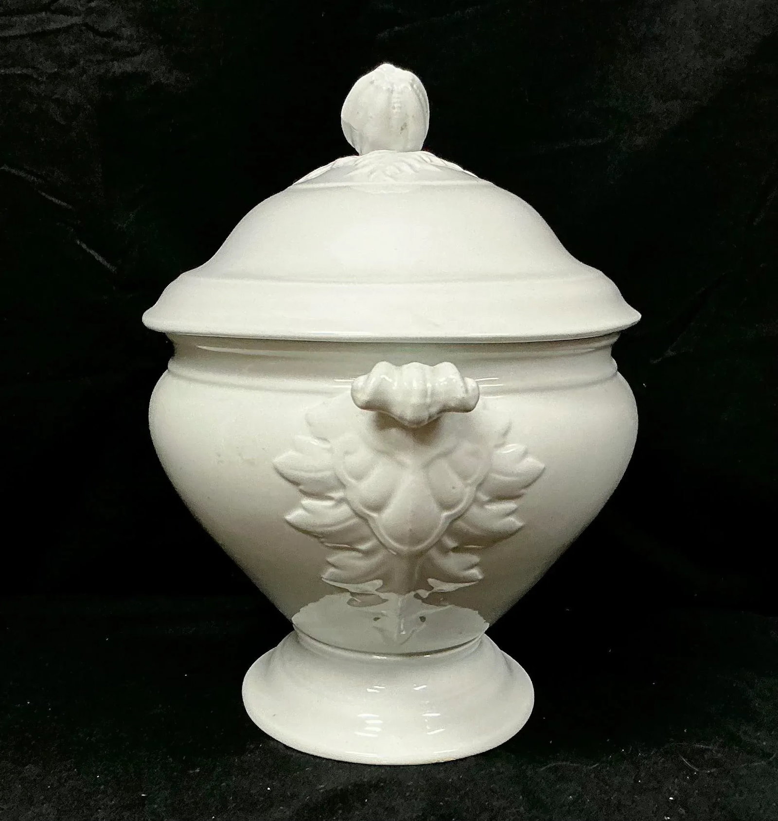 Ironstone Soup Tureen With Lid/Ladle by J.& G. Meakin Co. - 6