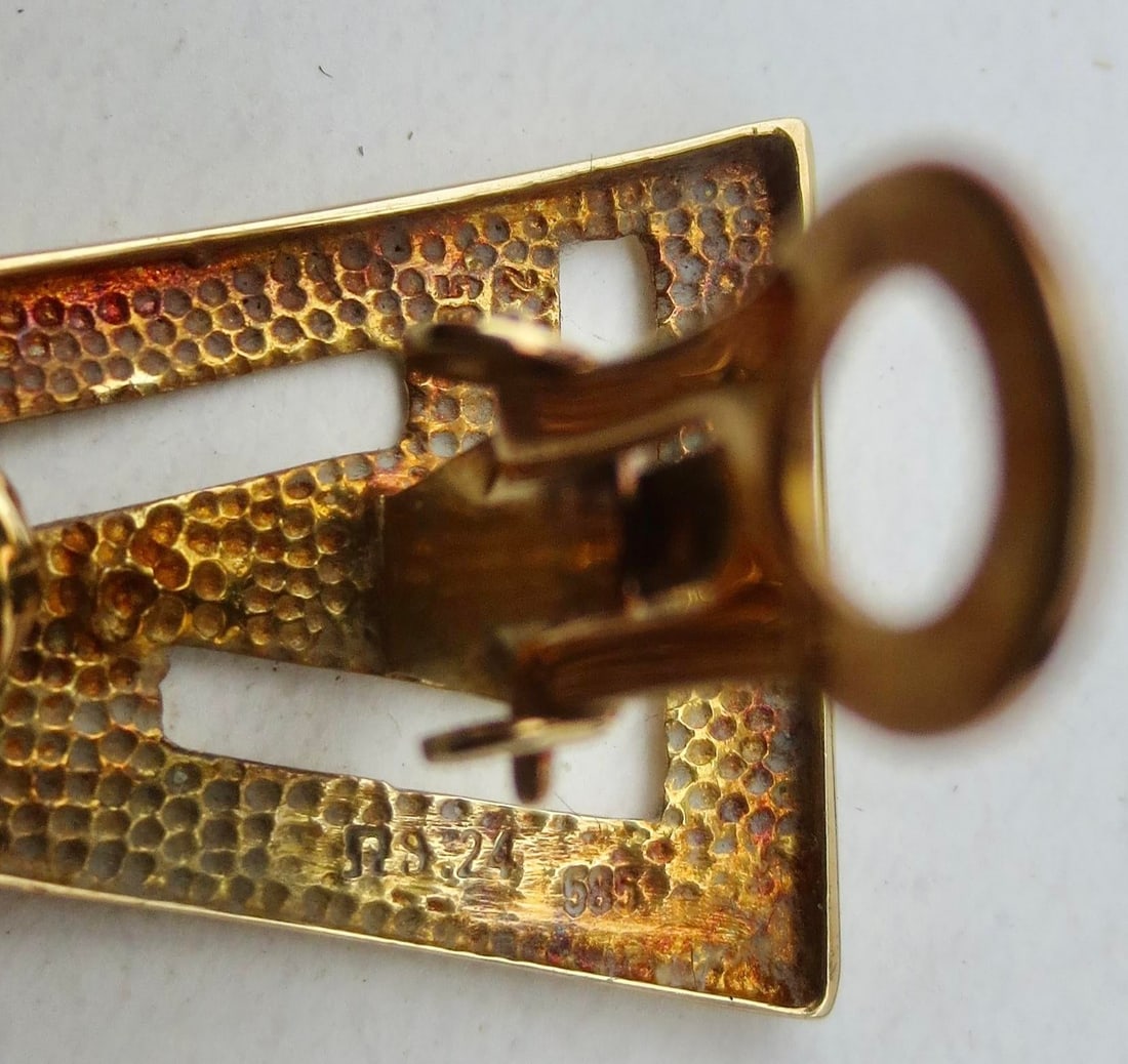 Mid-Century 14 Kt. Clip-on Earrings - 5