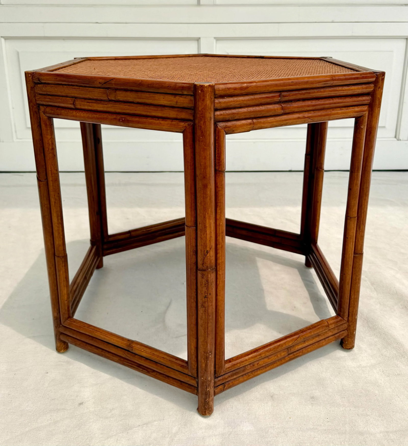 Vintage Asian Chinoiserie Hexagon Faux Bamboo and Rattan Side Table - 3