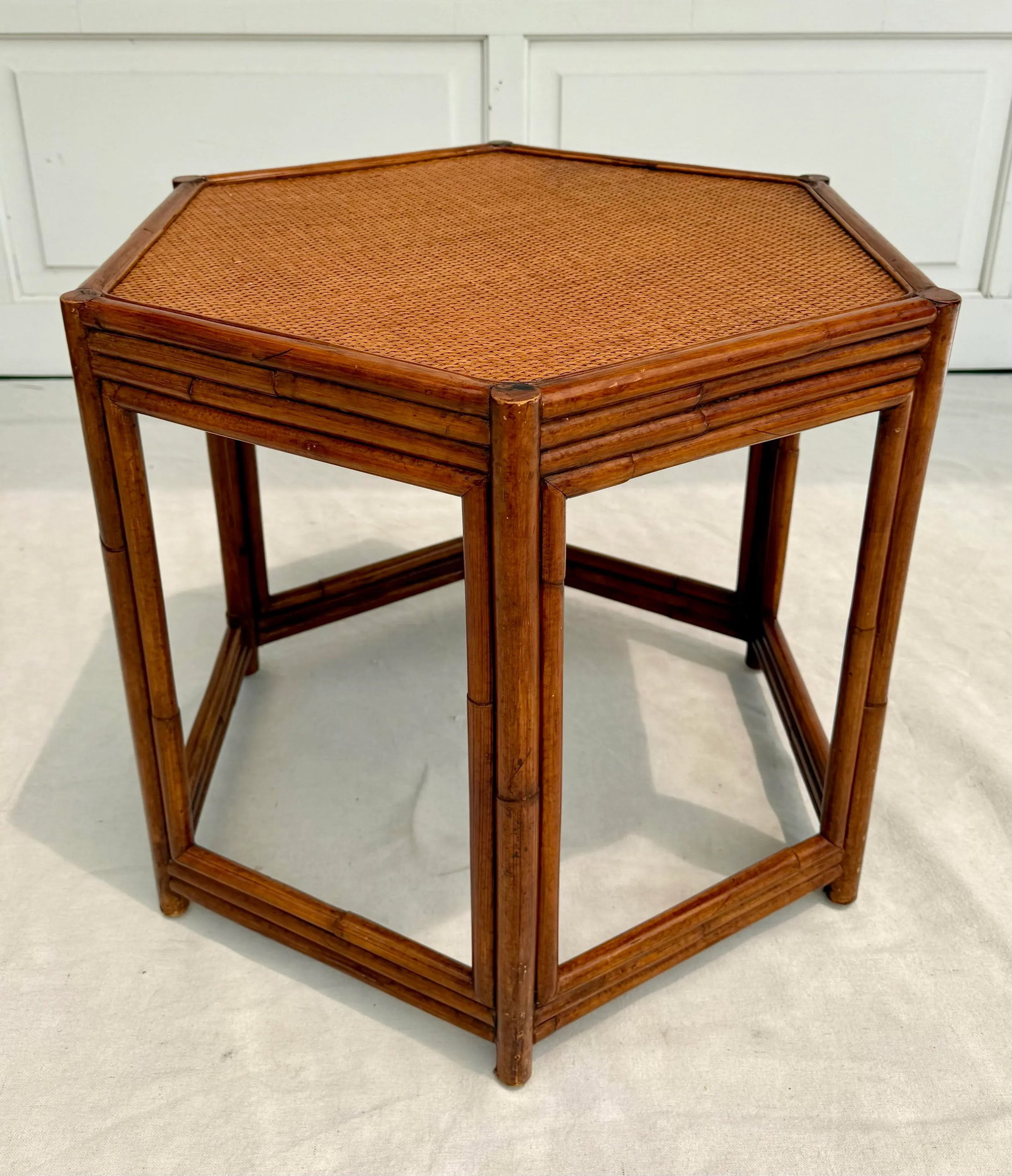 Vintage Asian Chinoiserie Hexagon Faux Bamboo and Rattan Side Table - 4