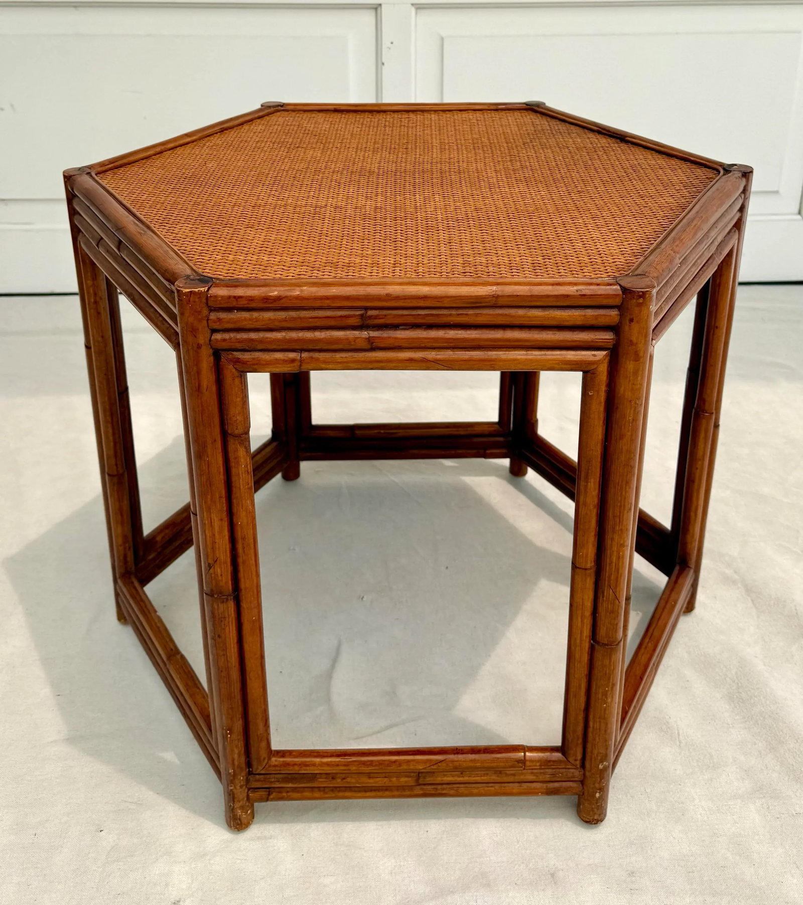 Vintage Asian Chinoiserie Hexagon Faux Bamboo and Rattan Side Table - 5