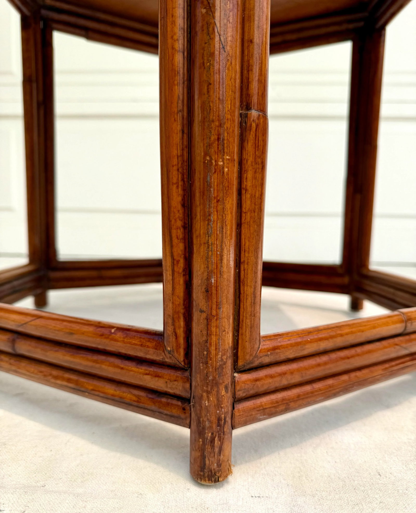 Vintage Asian Chinoiserie Hexagon Faux Bamboo and Rattan Side Table - 9