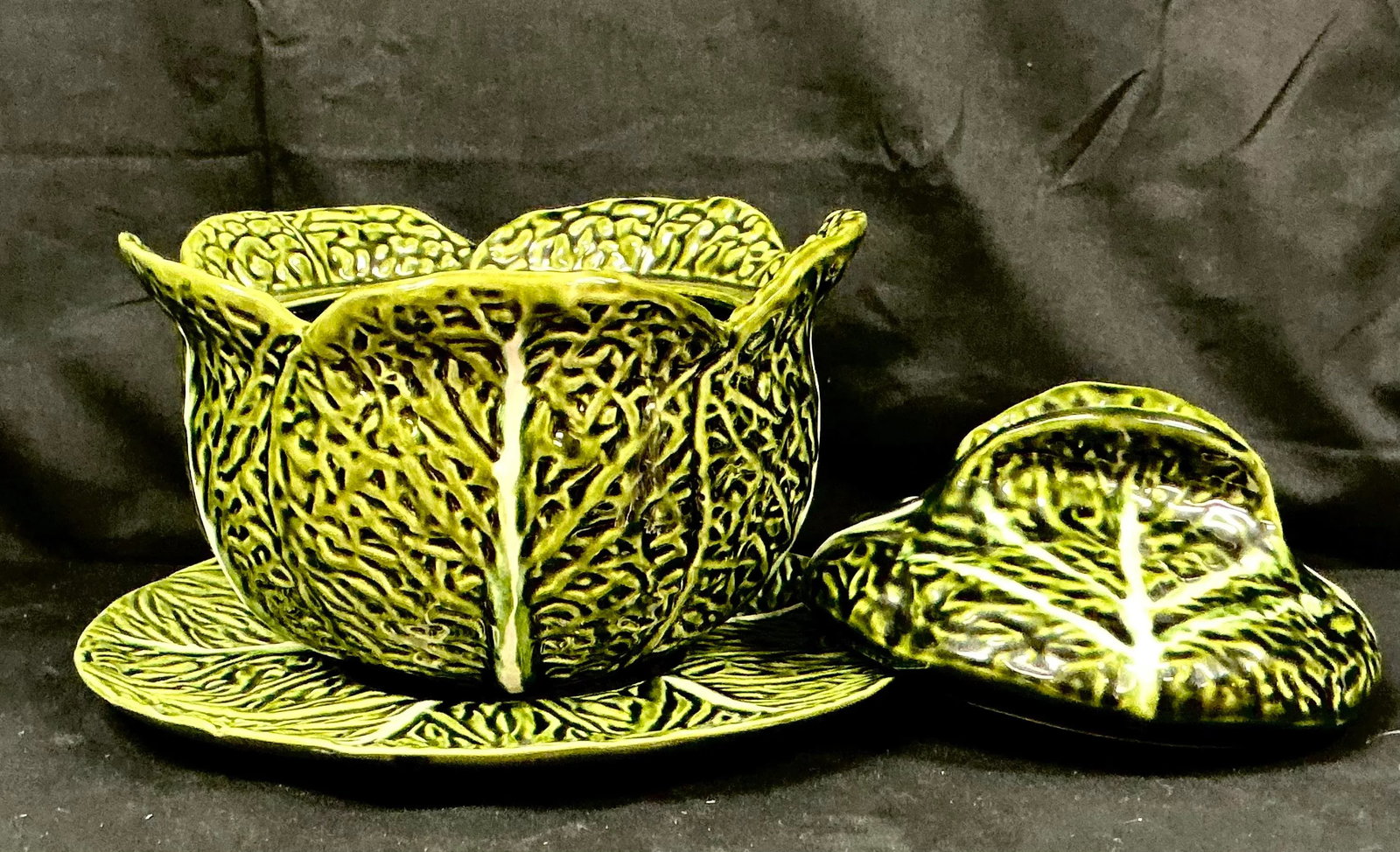 Majolica Cabbage Leaf Soup Tureen With Lid and Underplate - 2