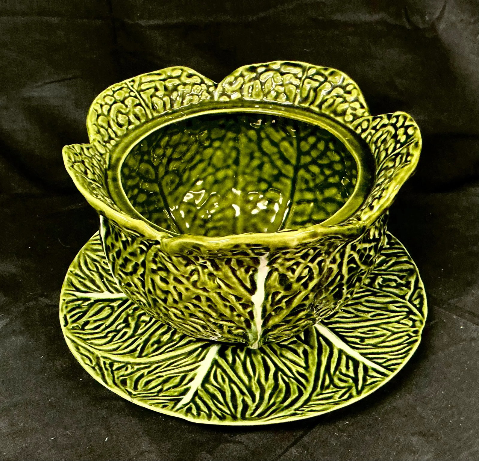 Majolica Cabbage Leaf Soup Tureen With Lid and Underplate - 3