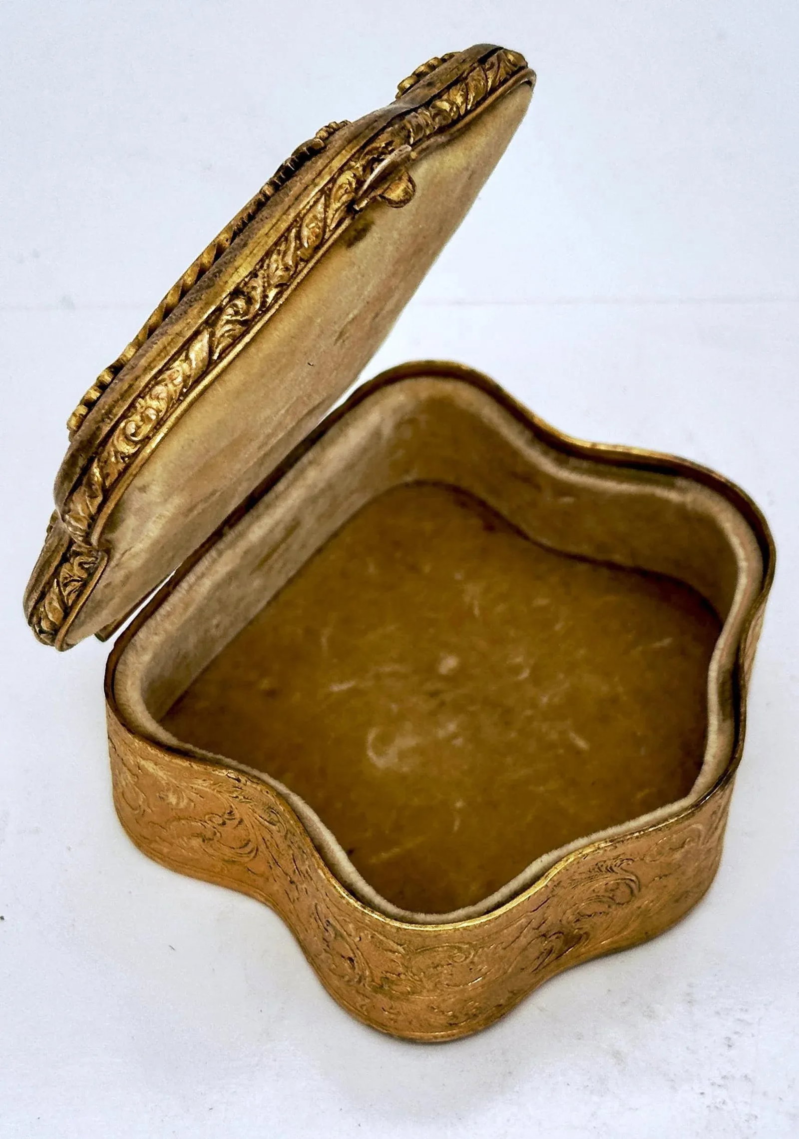 French Ormolu Cartouche Box With Miniature Portrait of Princess De Lamballe, Signed, Paris, Circa 19 - 4