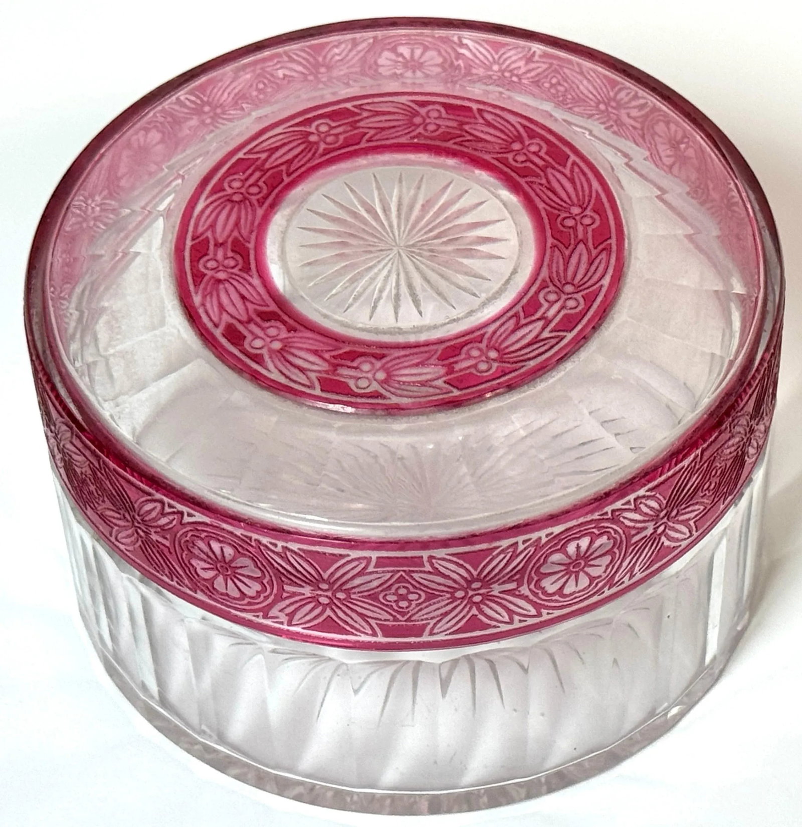 Val Saint Lambert (Atrib.) Red Floral Cut-to-Clear Crystal Table Box - 2
