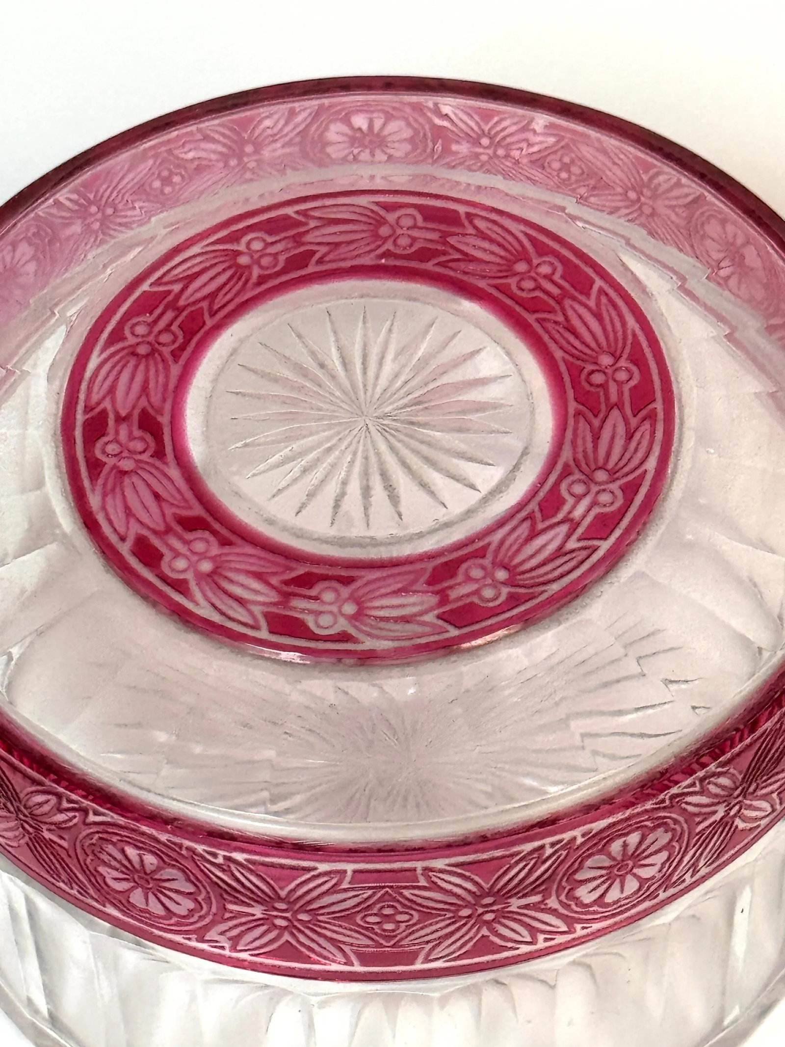 Val Saint Lambert (Atrib.) Red Floral Cut-to-Clear Crystal Table Box - 3