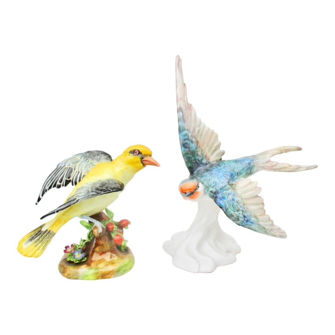 Pair of J T Jones Crown Staffordshire Birds Bone China - A Pair of 2: Fine Bone China, hand-colored and detailed figures of a swallow and a yellow field songbird. Crown Staffordshire Bird by J T Jones, fine bone china. A swallow and a yellow field bird are paired in att