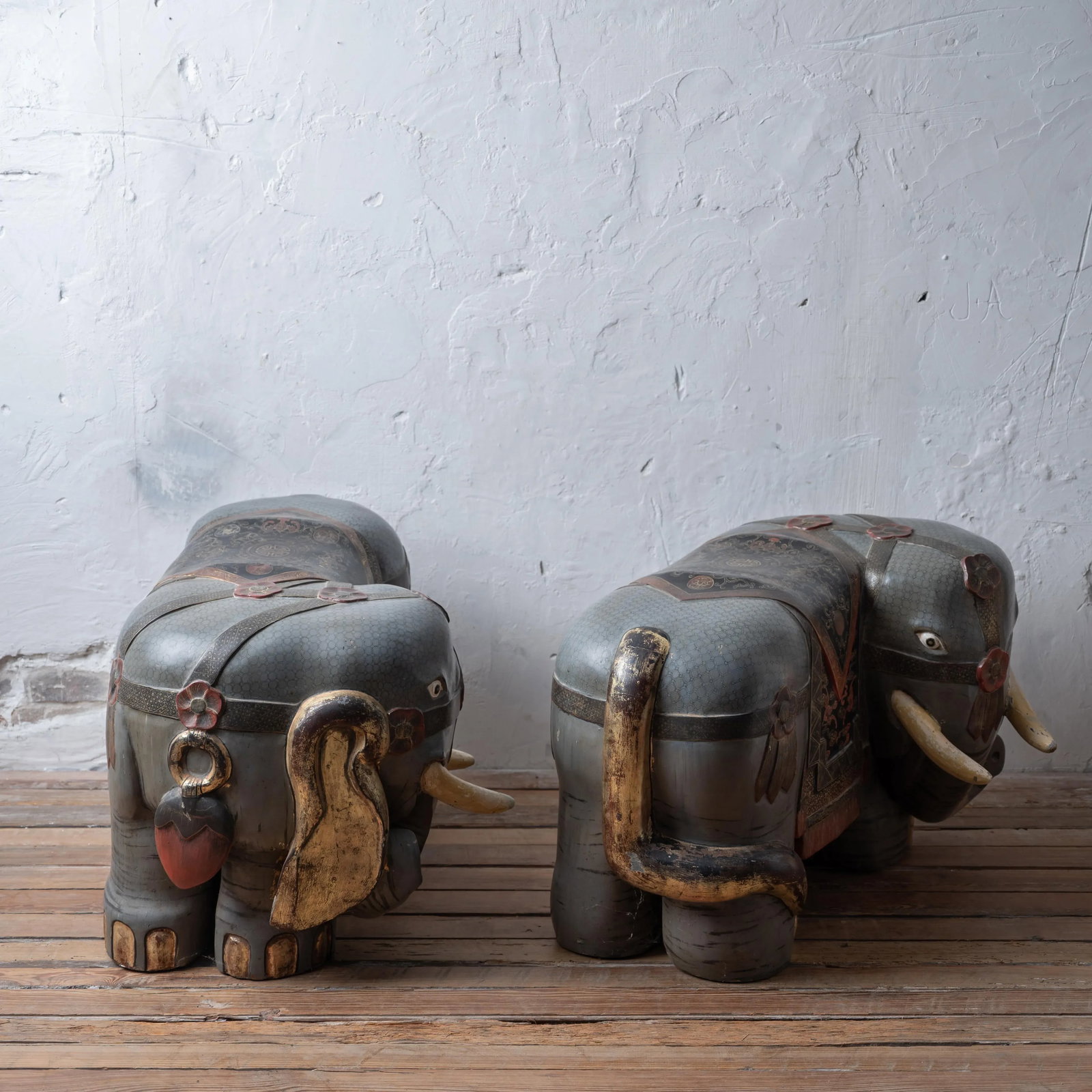 A Pair of Chinese Export Elephant Garden Stools - 6