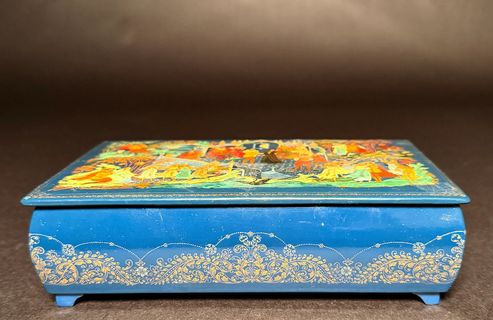 Late 20th Century Hand-Painted Lacquer Box – Swan Lake Scene - 6