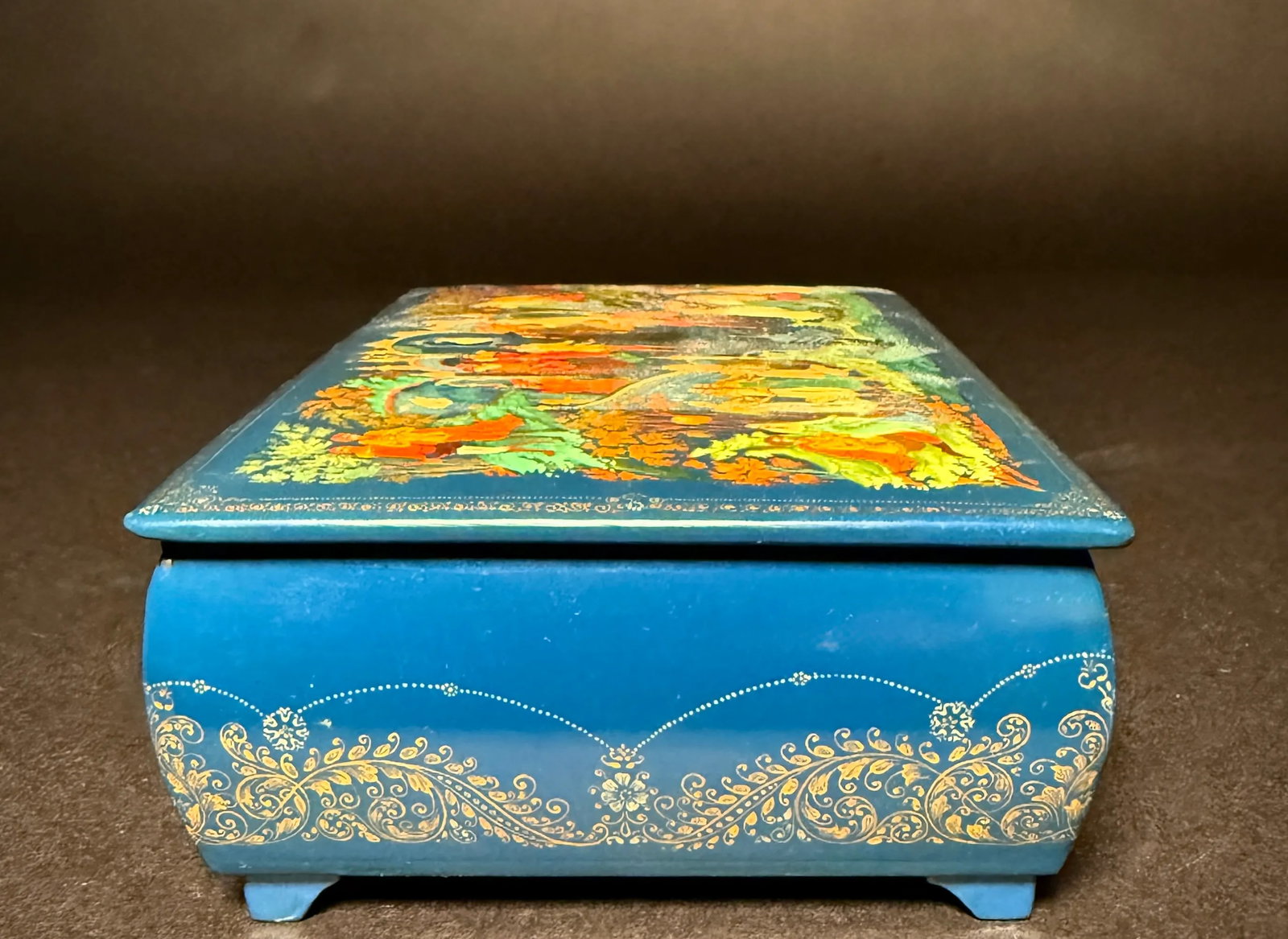 Late 20th Century Hand-Painted Lacquer Box – Swan Lake Scene - 7