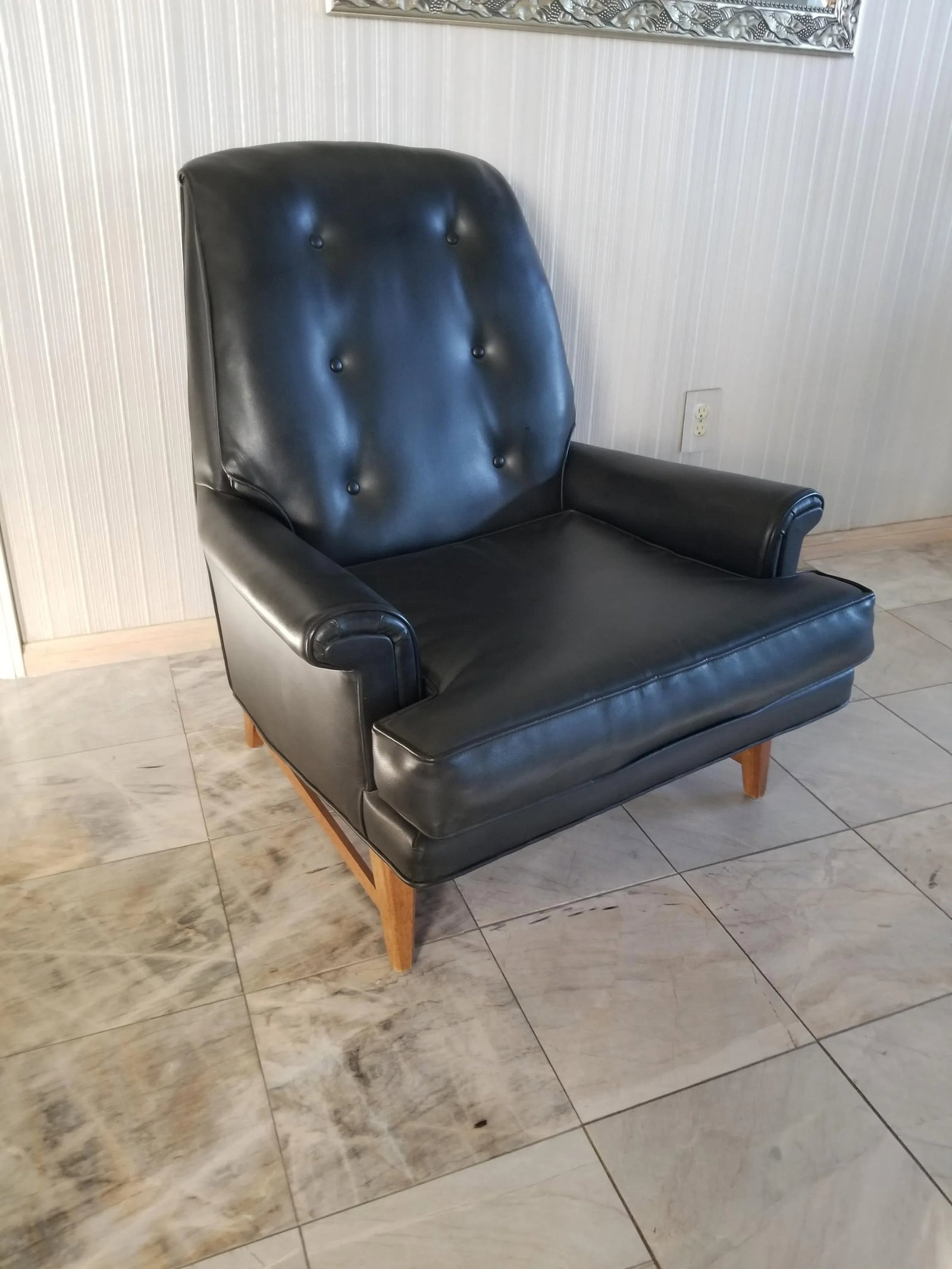 1950s Heritage Faux Leather Mahogany Lounge Chair - 5