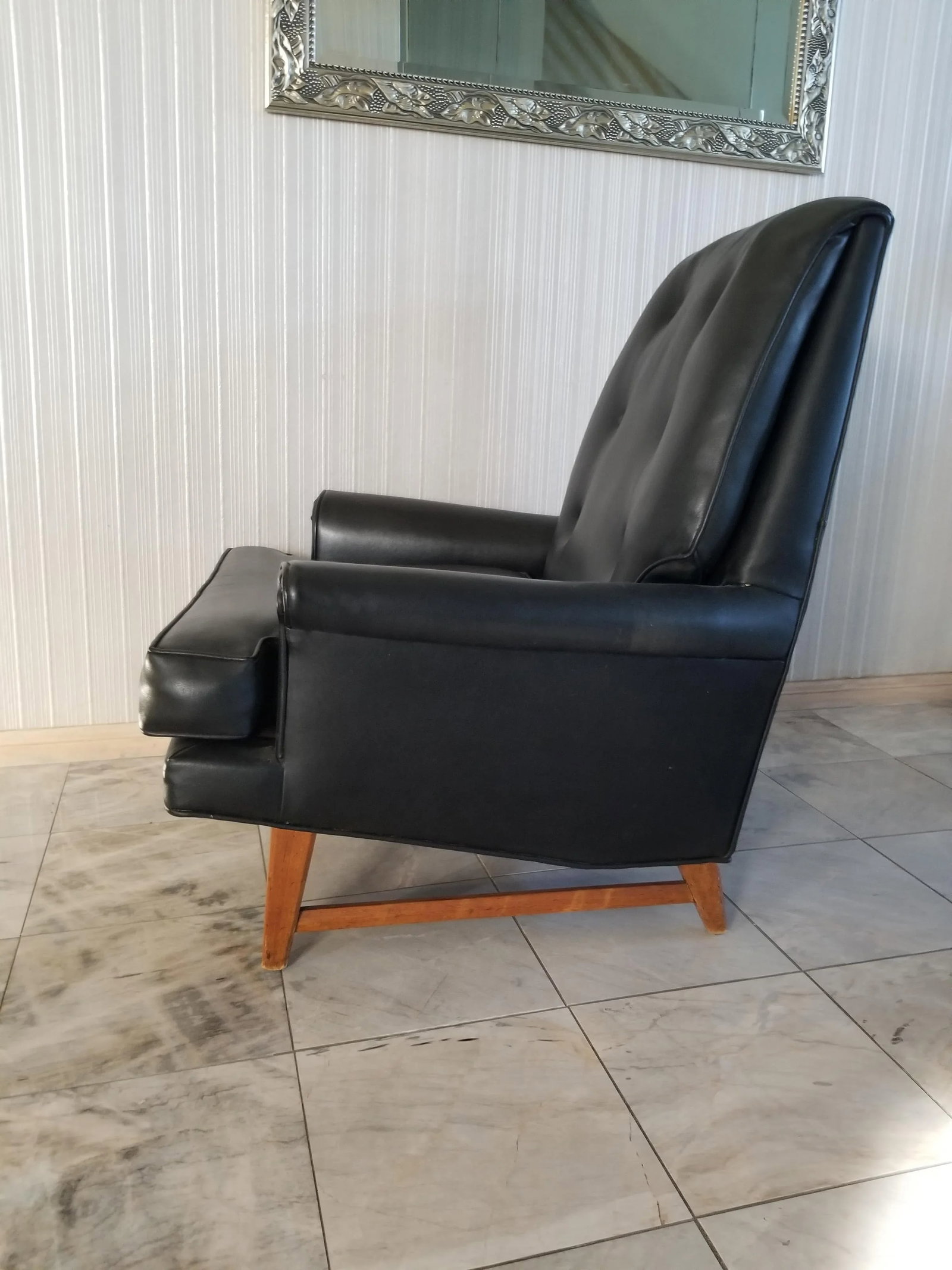 1950s Heritage Faux Leather Mahogany Lounge Chair - 6