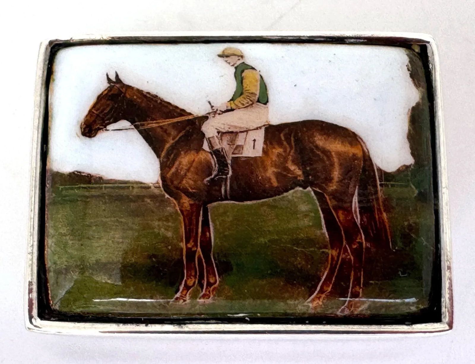 Sterling Silver Pill Box Equestrian Enamel Scene, in the English Style, 20th C. - 4