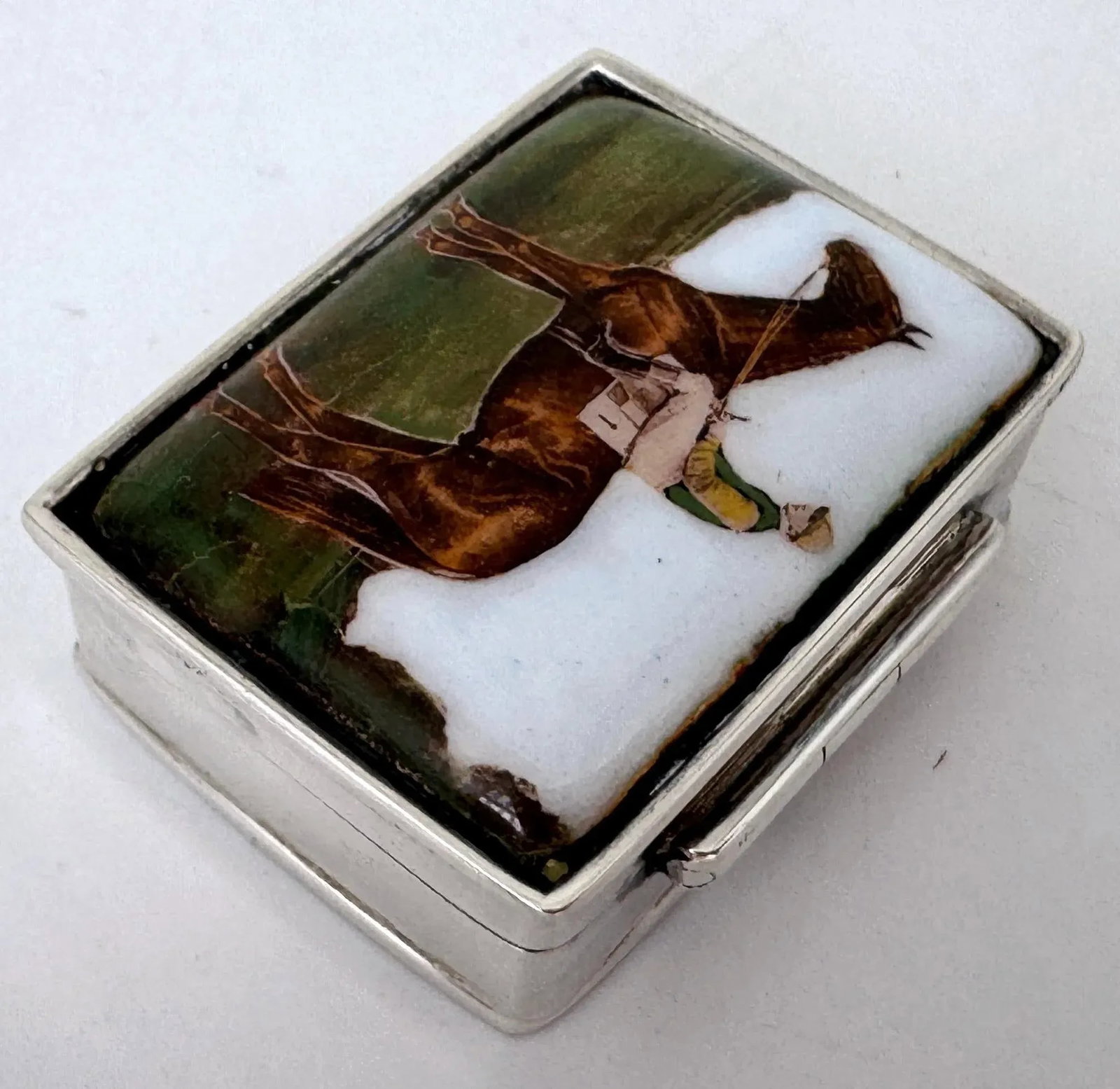 Sterling Silver Pill Box Equestrian Enamel Scene, in the English Style, 20th C. - 6
