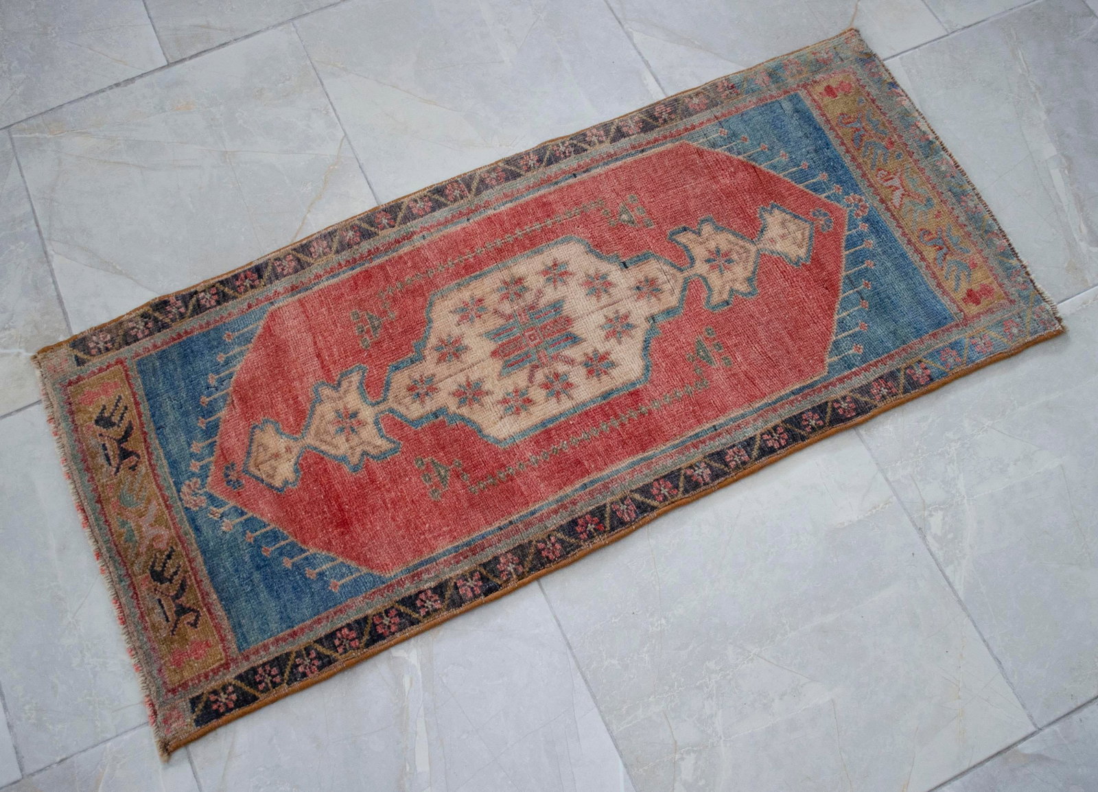Hand Knotted Door Mat, Entryway Rug, Bath Mat, Kitchen Decor, Small Rug, Turkish Rug - 1"² - 11