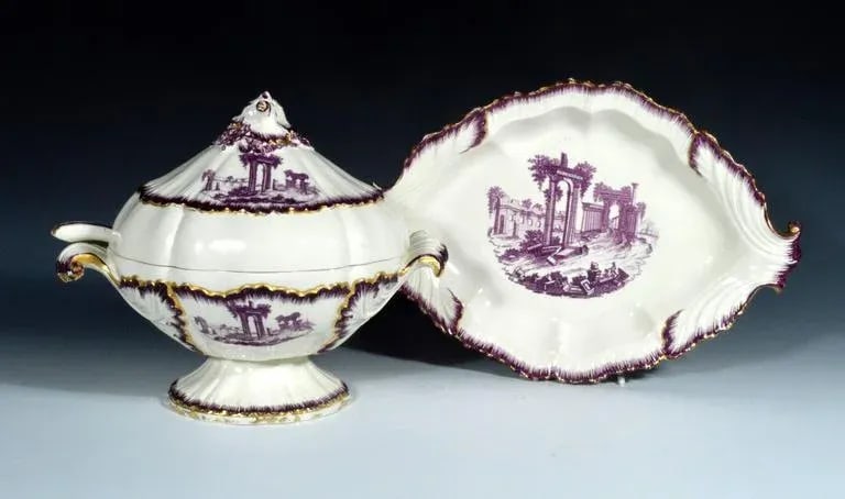 18th-Century Creamware Sauce Tureen Puce-Decorated by Neale & Co. - 3