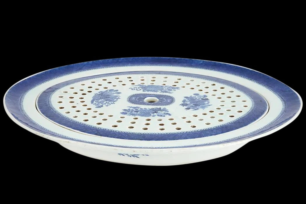 Late 18th-Early 19th Century Chinese Export Blue Fitzhugh Porcelain Blue Fitzhugh Oval Platter and M - 2