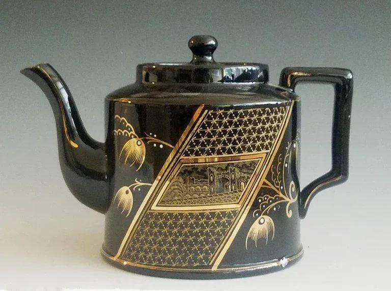 Aesthetic Movement Pottery Teapot & Cover - 3